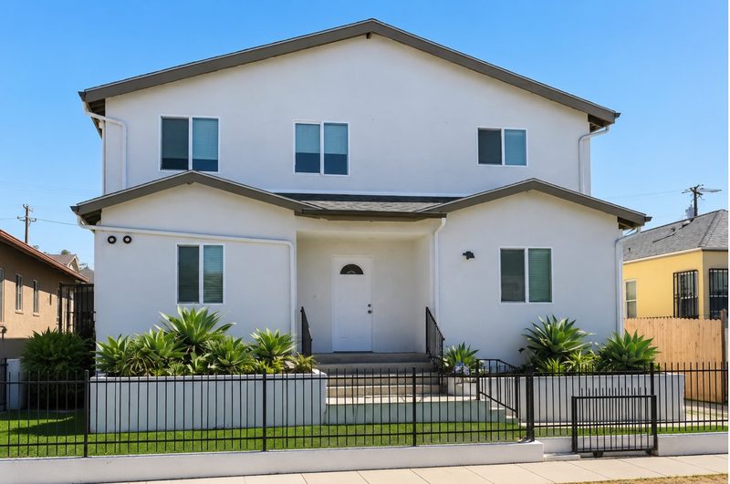 Front exterior of the 1448 sober living home